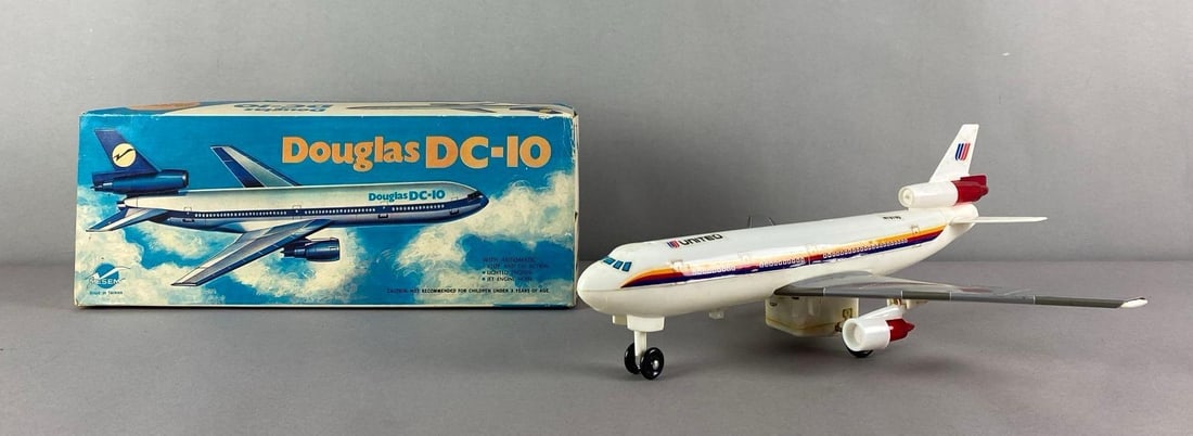 Mesem Douglas DC-10 Battery Powered Toy Airplane (1 of 4)