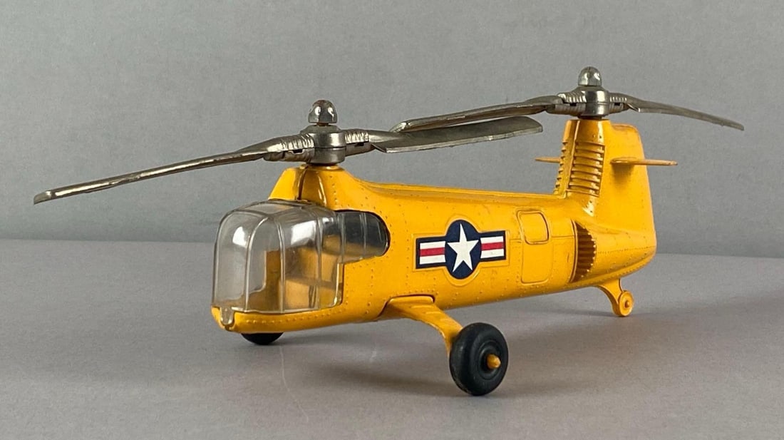 Hubley Kiddie Toy Pressed Steel Chinook Helicopter Toy (1 of 5)