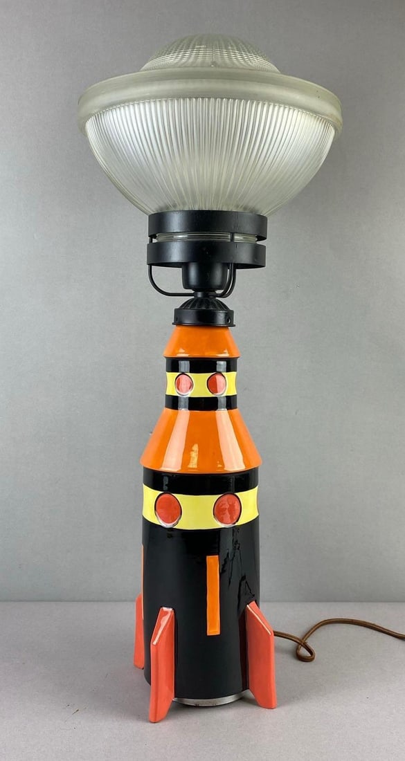 Lorna Bailey Rocket Lamp: Tested and working. Bulb not included. Measured 25 inches tall with shade on.