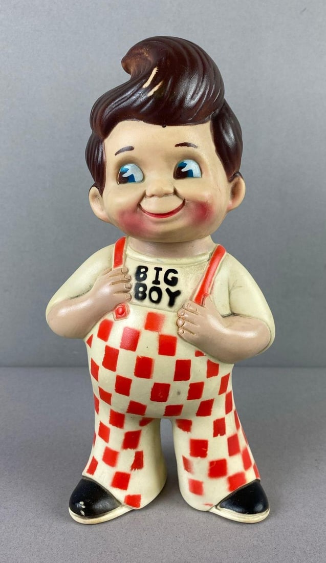 Vintage 1973 Bobs Big Boy Vinyl Coin Bank: Measure 9 inches tall.