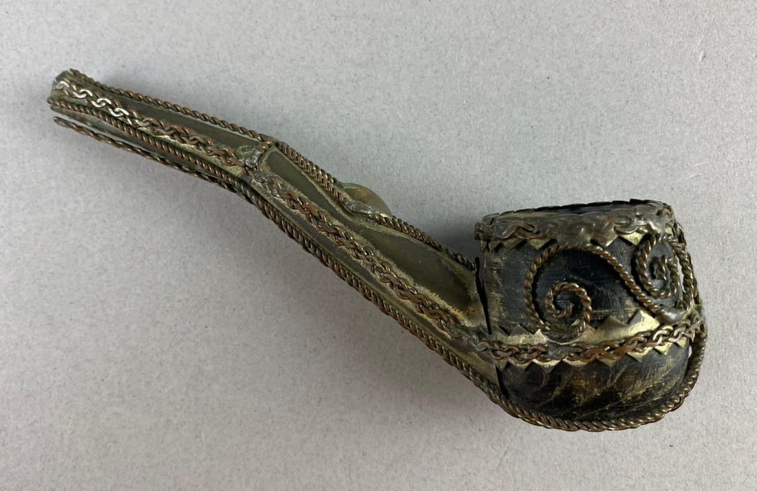 Antique German Smoking Pipe: Has Intricate Rope and Filigree. Measures 5 inches in length.