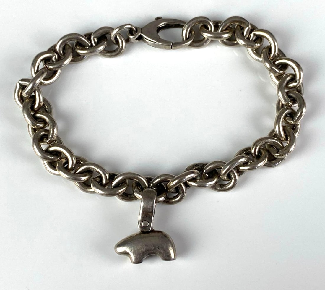 Signed Sterling Chain Bear Charm Bracelet: Marked on foot of bear charm, measures 8 inches in length