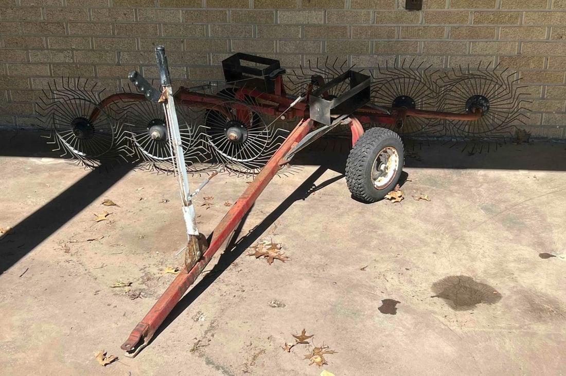 Estate Rake Tow-Behind Lawn & Leaf Rake (1 of 3)