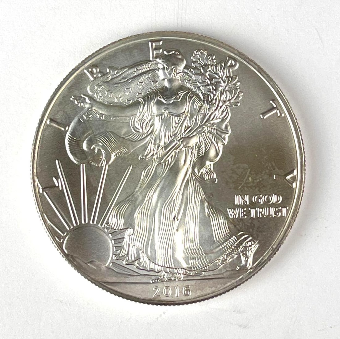 2016 US $1 American Silver Eagle 1 oz Fine Silver Coin: 2016 US $1 American Silver Eagle 1 oz Fine Silver Coin