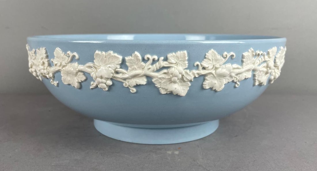 Wedgwood Queensware Grapevine Motif Serving Bowl: Measures 3 3/4 inches x 10 1/4 inches