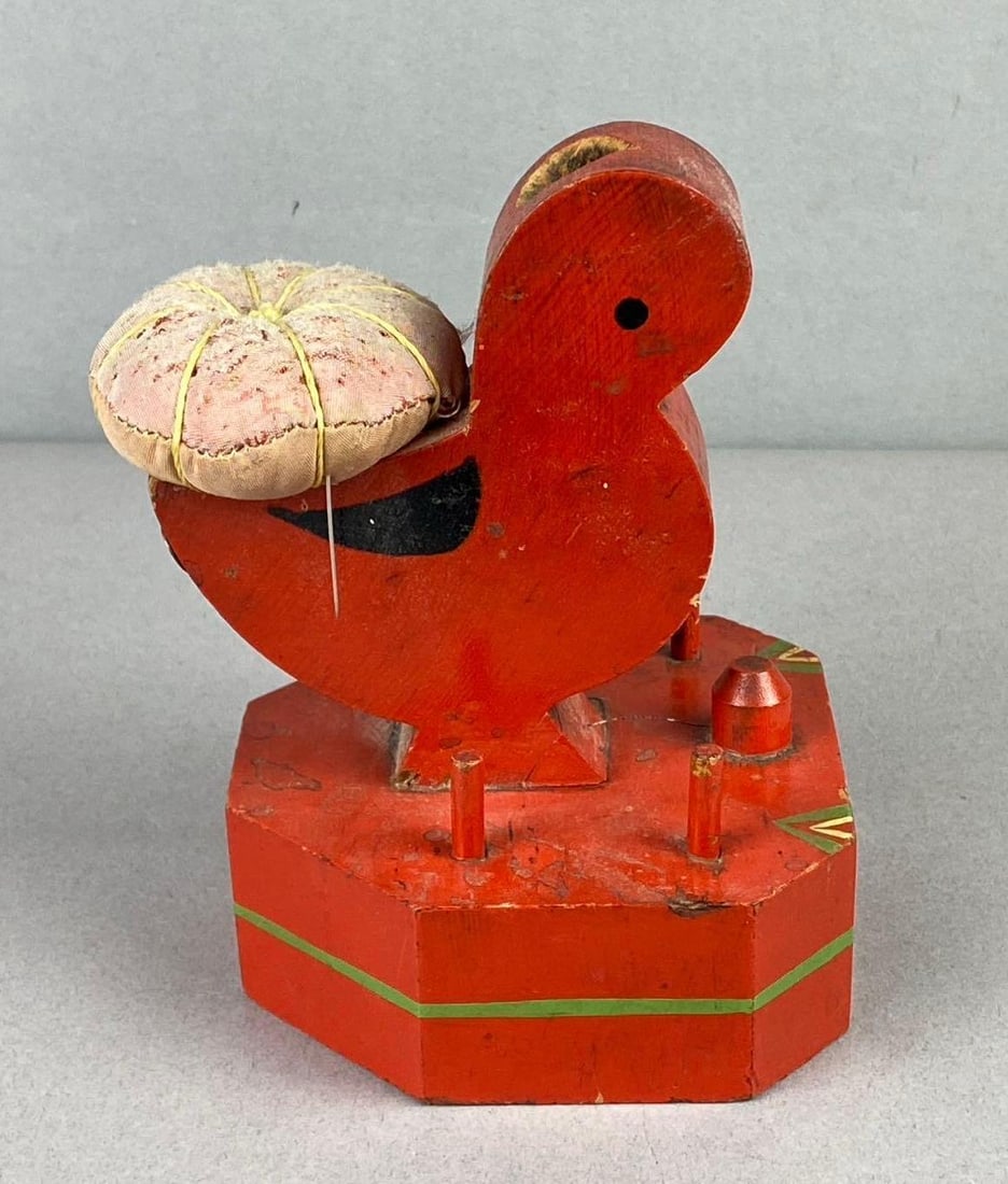 Vintage Wood bird Sewing Caddy: Measure 5 inches tall.