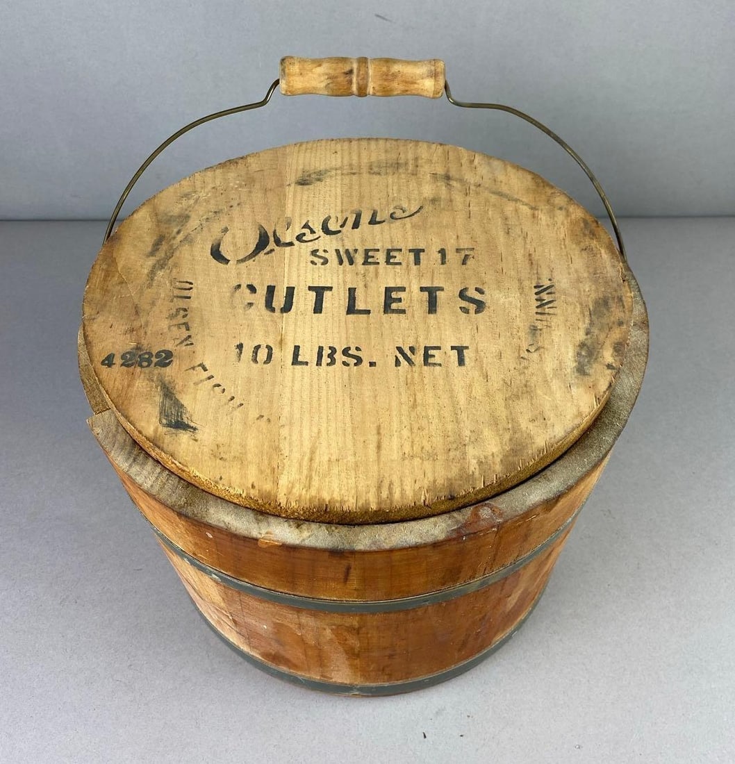 Antique Olsens Herrings Sweet 17 Cutlets Wood Advertising Bucket: Measures H 7 1/2 x W 11 inches.
