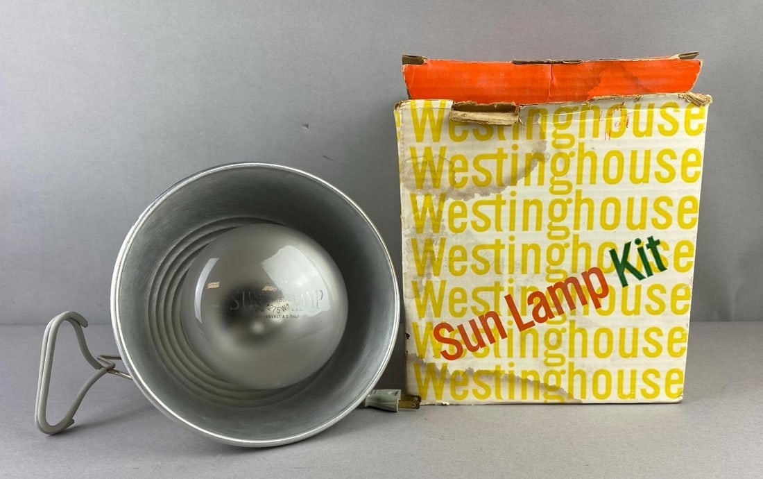 Vintage 1950s Westinghouse Sun Lamp: Working condition. Packaging measures H 9 1/2 x W 9 x L 9 inches.