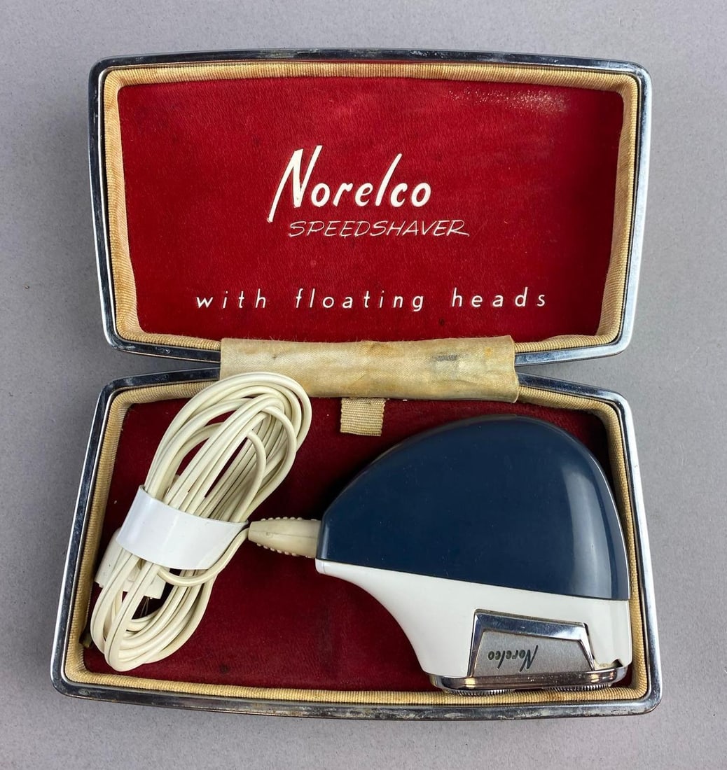 Vintage 1960s Norelco Speed Shaver Electric Travel Razor (1 of 2)
