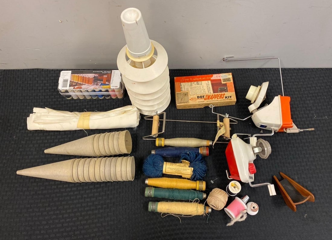 Group of Assorted Sewing/Knitting Supplies (1 of 3)
