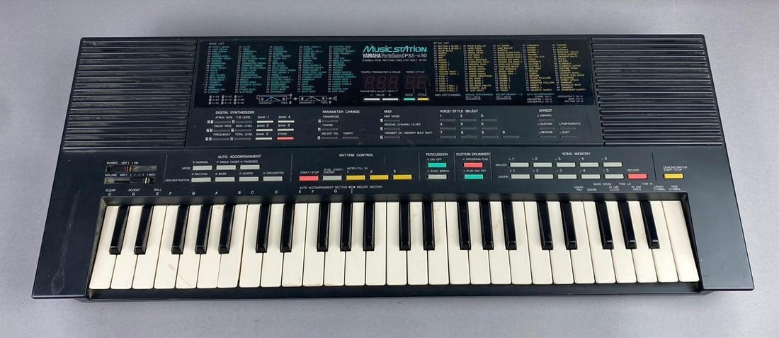 Vintage Yamaha PortaSound PSS-480 Synthesizer Keyboard (1 of 3)