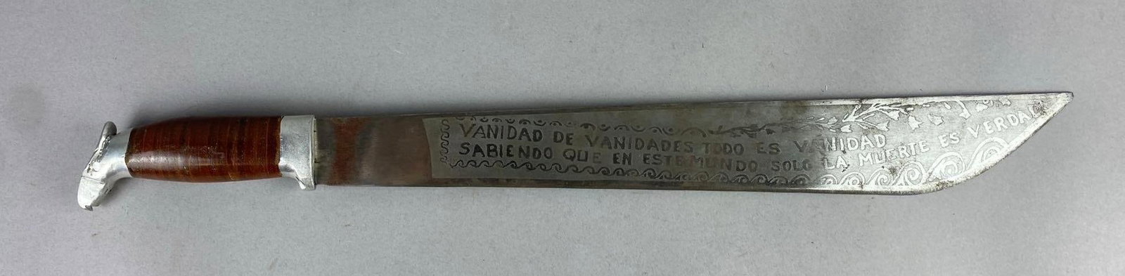 Vintage Mexican Souvenir Fighting Machete: Measure 23 inches in length.