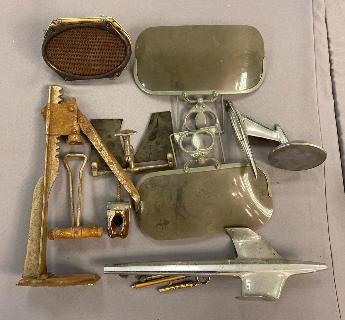 Group of Assorted Vintage Automobiles Accessories and More (1 of 3)