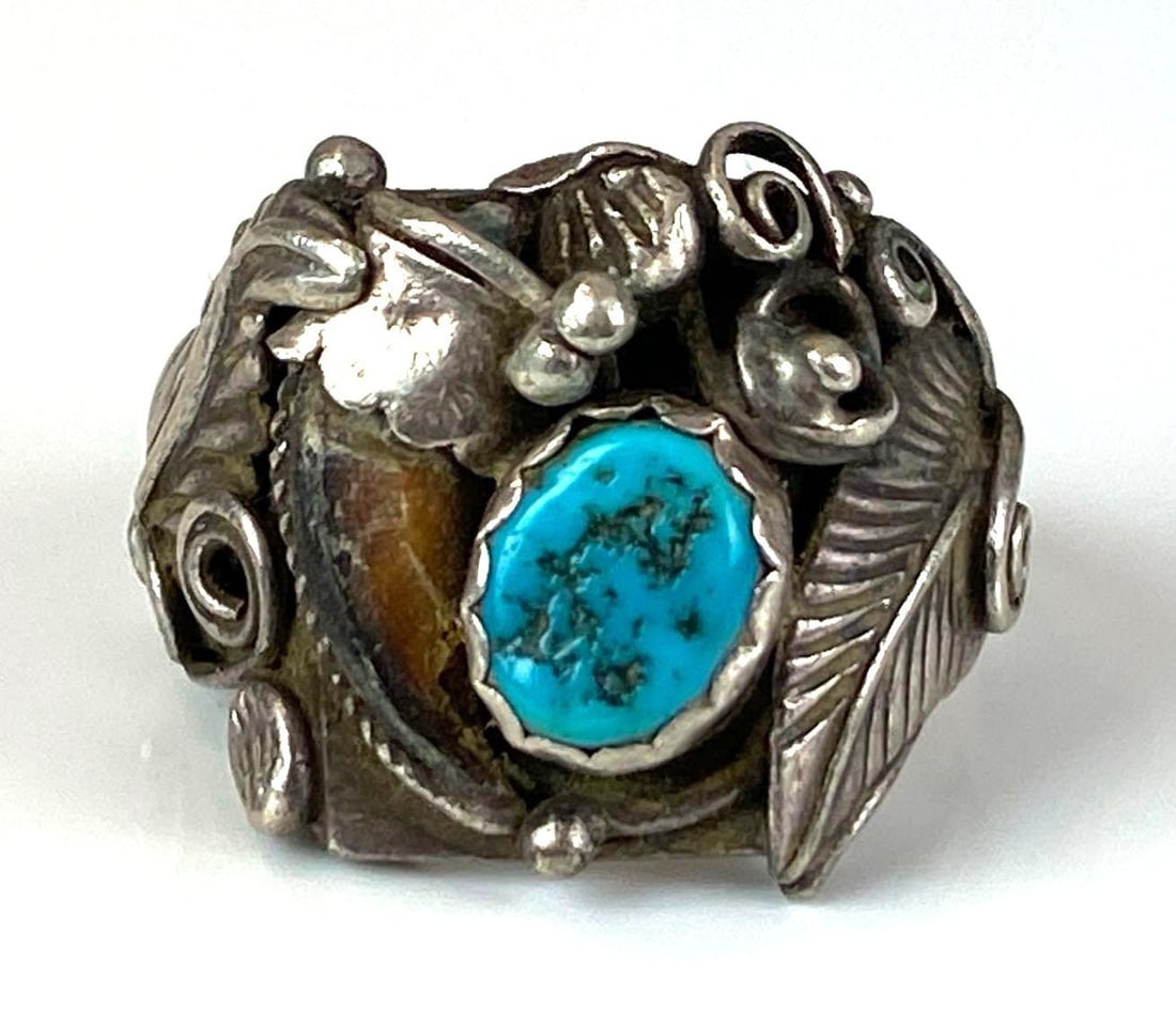 JD Signed Sterling Silver Native American Turquoise Claw Ring: Size 11