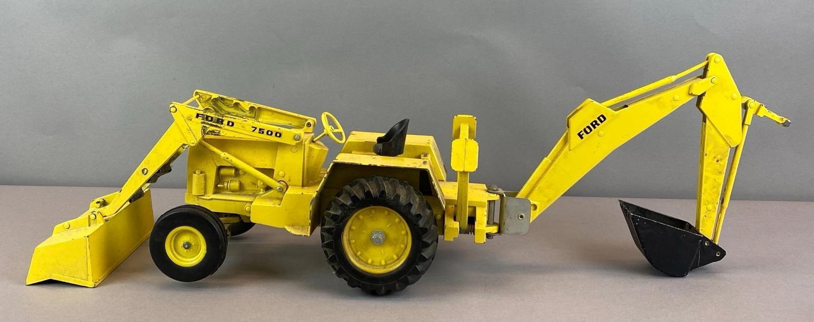 Vintage ERTL Ford 7500 Pressed Steel Backhoe Loader (1 of 4)