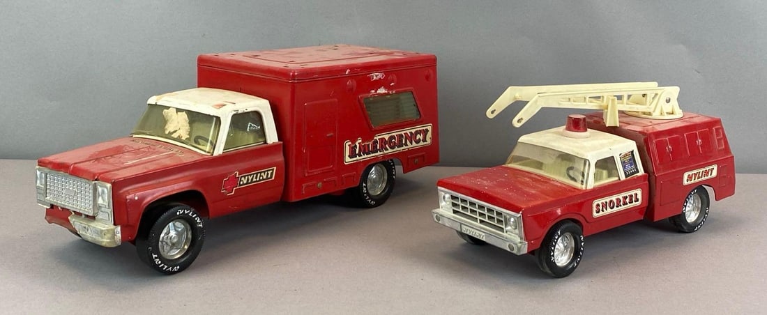 Group of 2 Vintage Nylint Presser Steel Trucks (1 of 4)