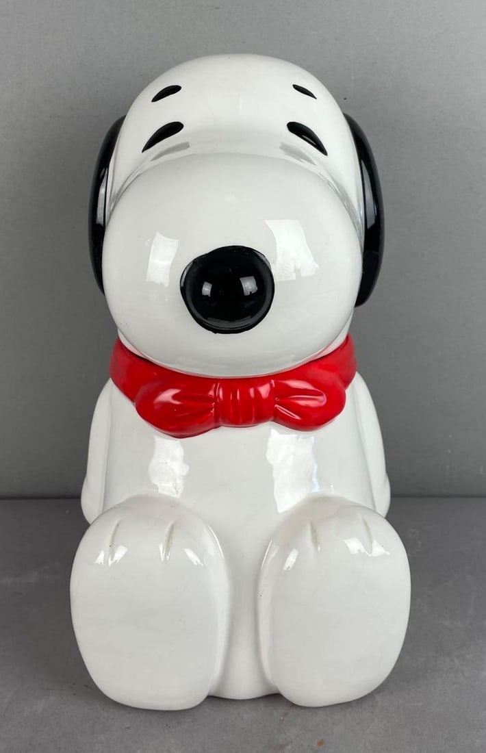 Benjamin and Medwin Peanuts Snoopy Ceramic Cookie Jar: Cracks in glaze, measures 11 1/4 inches x 6 1/2 inches x 7 1/2 inches