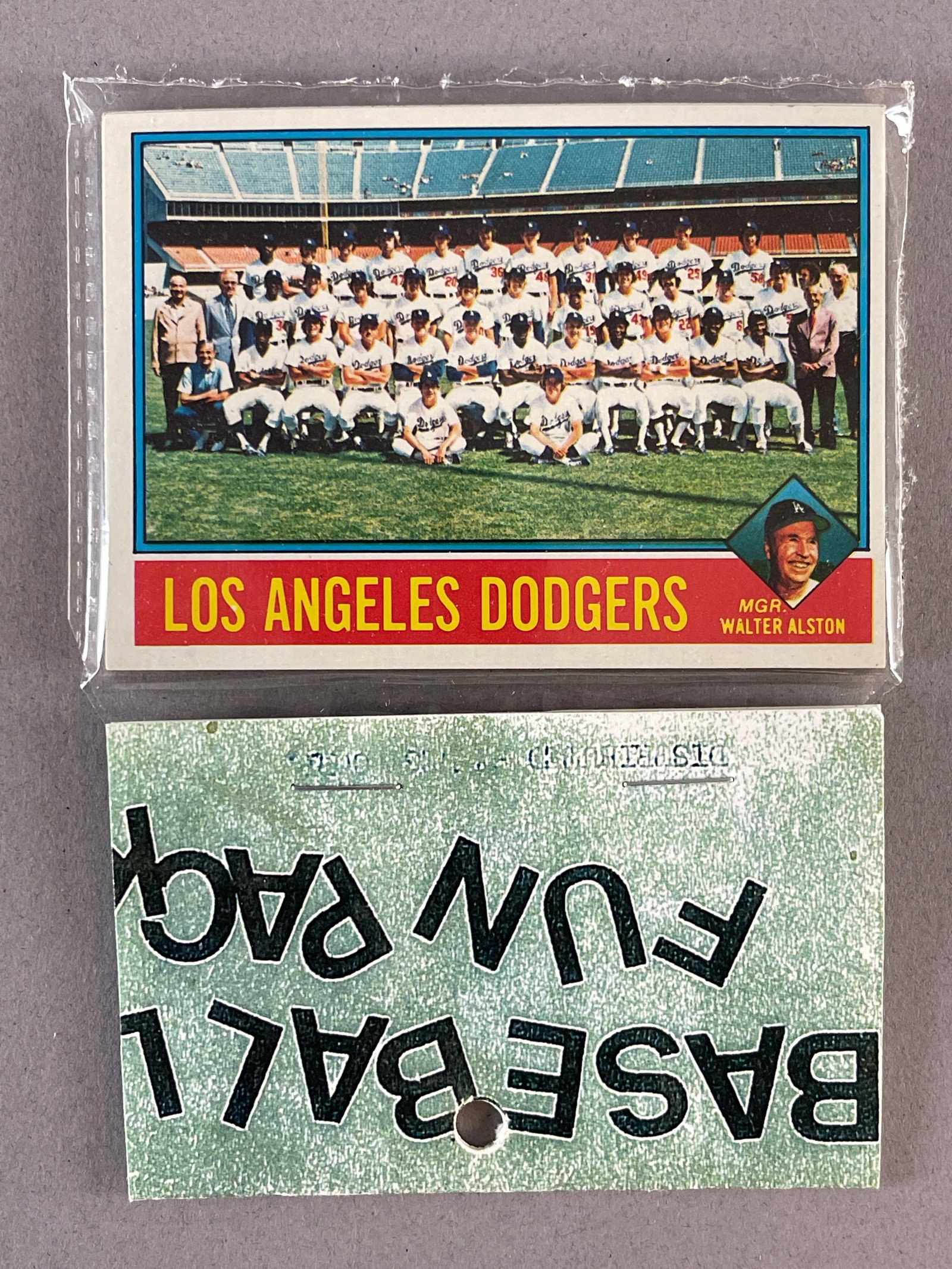 1976 Topps Baseball West Corps Cello Fun Pack: 10 - Cards per pack, West Corps was a repacking company in the 1970s