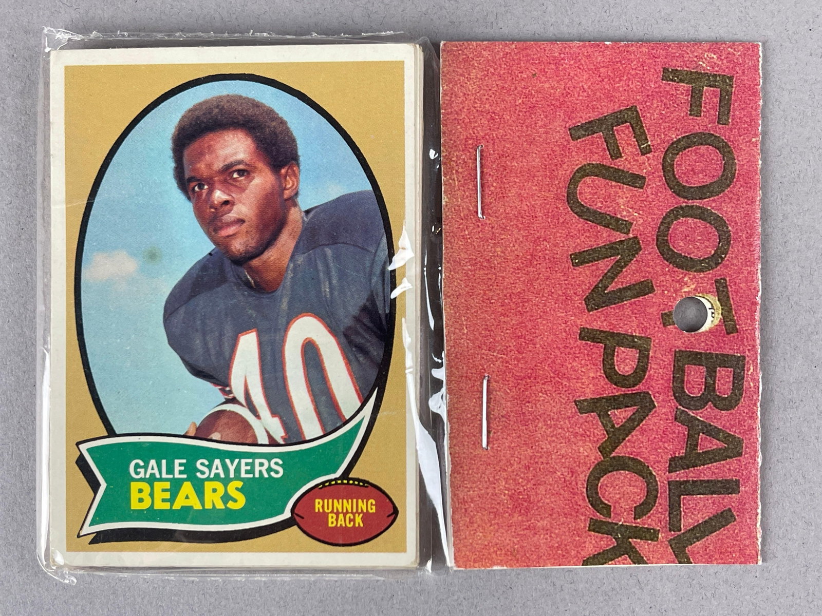 1970 Topps Football West Corps Cello Fun Pack with Sayers on Top: 10 - Cards per pack, West Corps was a repacking company in the 1970s