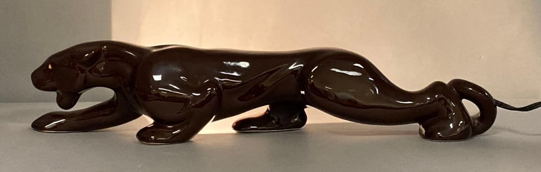 Vintage 1950s Mid-Century Modern Ceramic Panther TV Lamp: Tested and working. Measures 19 inches in length.