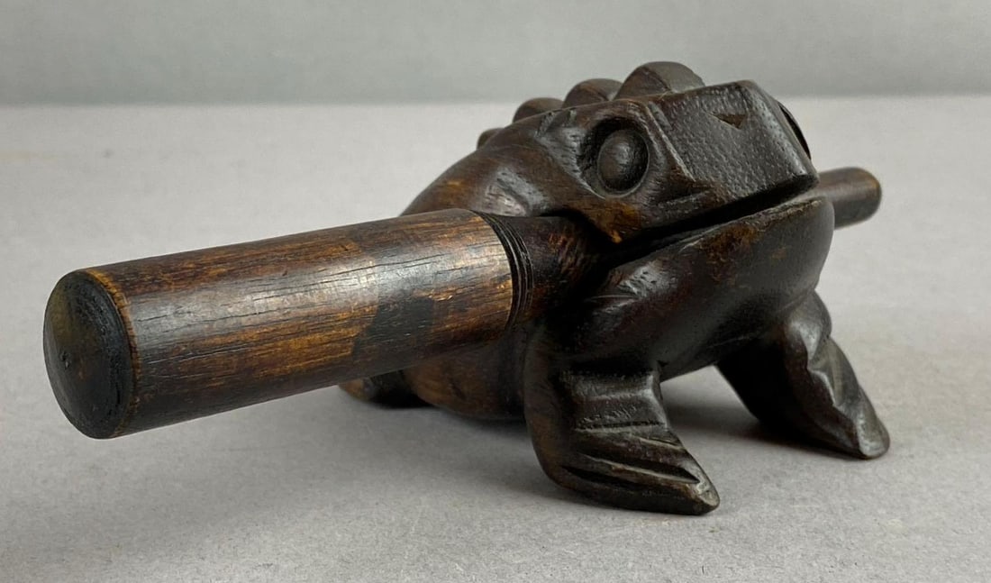 Vintage Thailand Wood Croaking Frog Guiro: Croak when played. Measures H 2 x W 2 x L 3 inches.