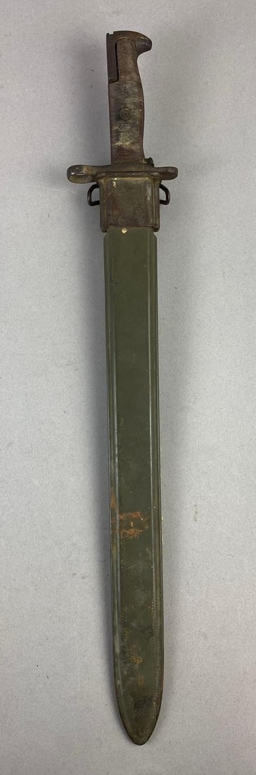 WW2 1942 U.F.H. M1905 20? Bayonet: 16 inches blade. Rough Shape. Has United States Navy MK1 Scabbard. Rust and putting throughout. Blade has not been sharpen.