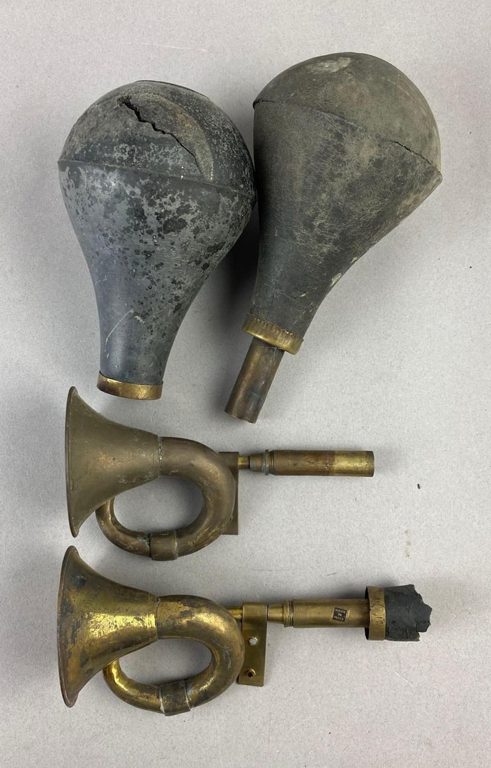 Group of 4 Antique Brass Automobile Horn Parts (1 of 3)