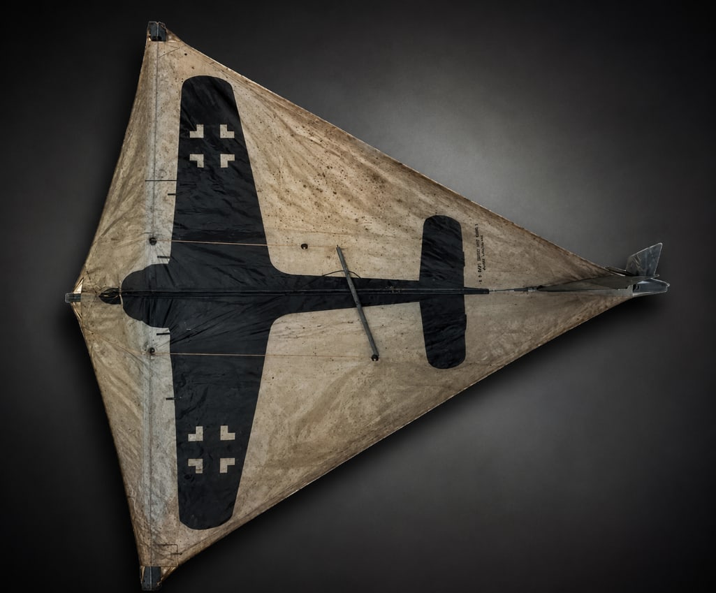 WWII U.S. Navy Mark 1 Aerial Target Training Kite (1 of 5)
