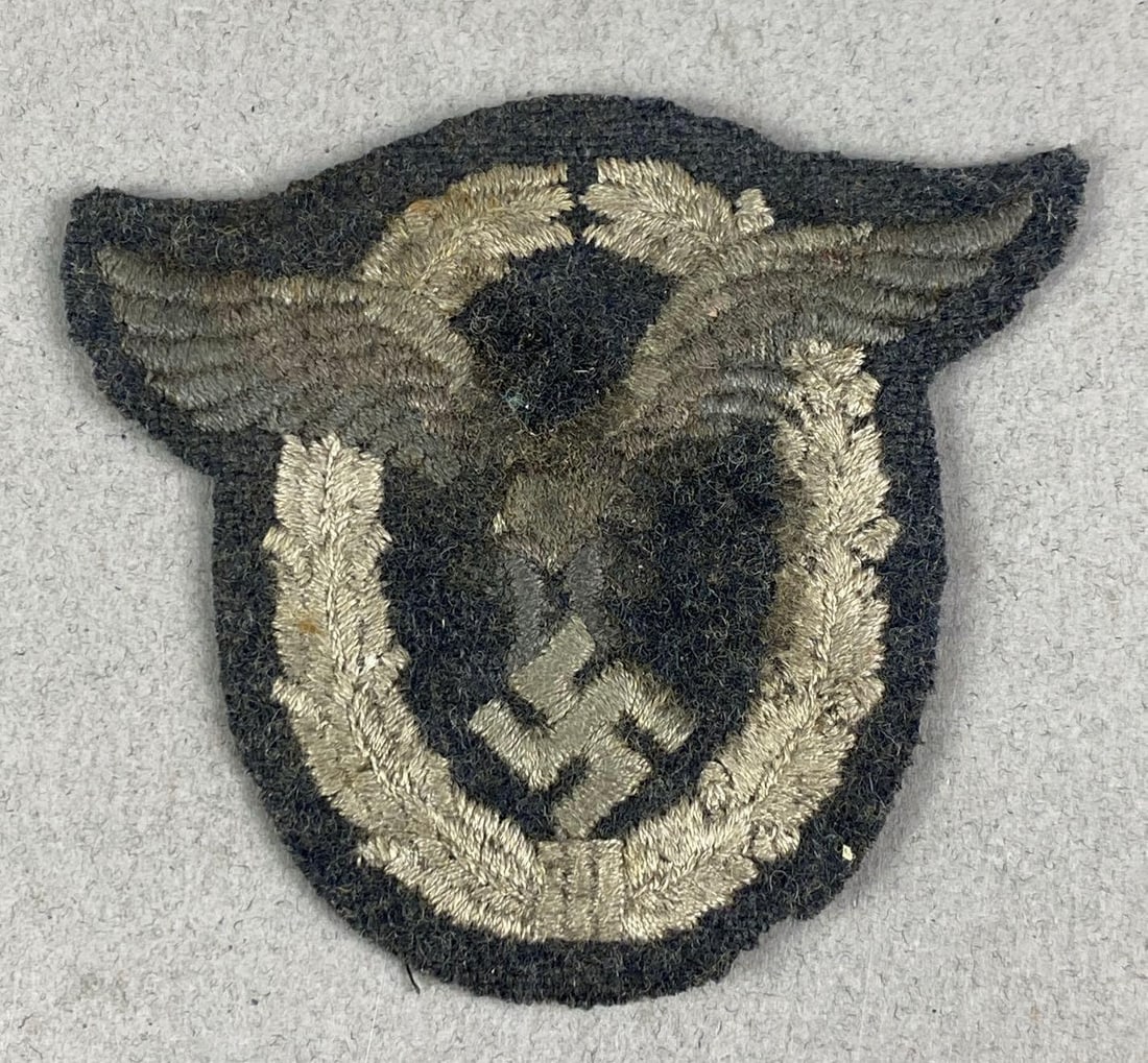 WW2 German Luftwaffe Pilot Badge: Measures 2 1/2 inches H x 2 1/2 inches W