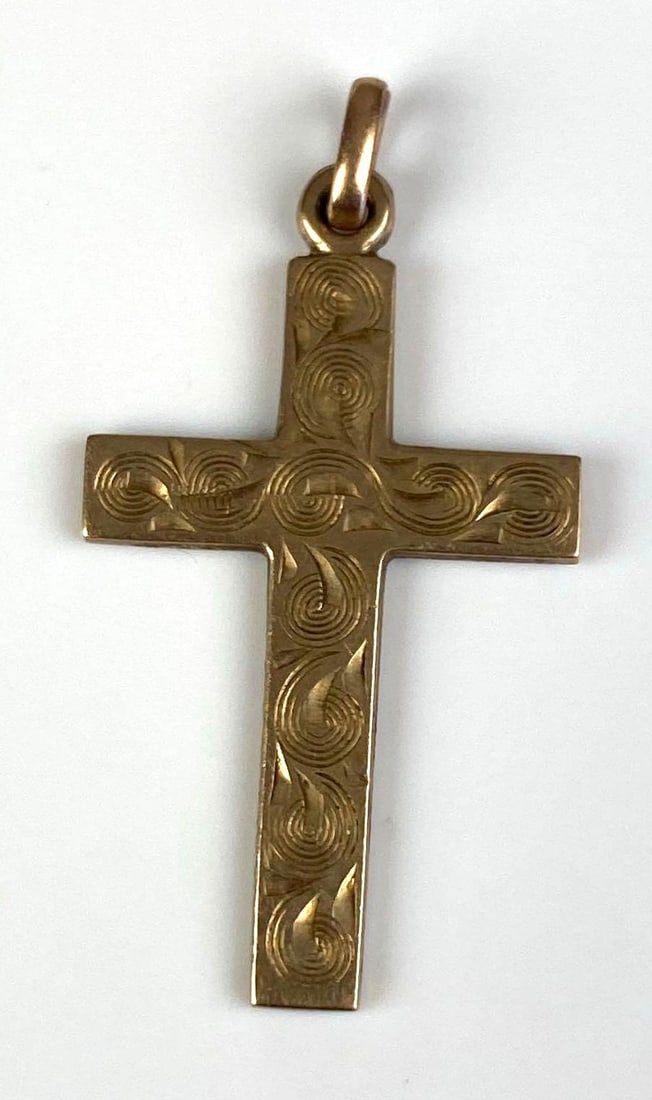 BAB Signed 10K Yellow Gold Cross Pendant: Total weight of 1.6 grams, Measures 1 1/4 inches H x 1/2 inches W