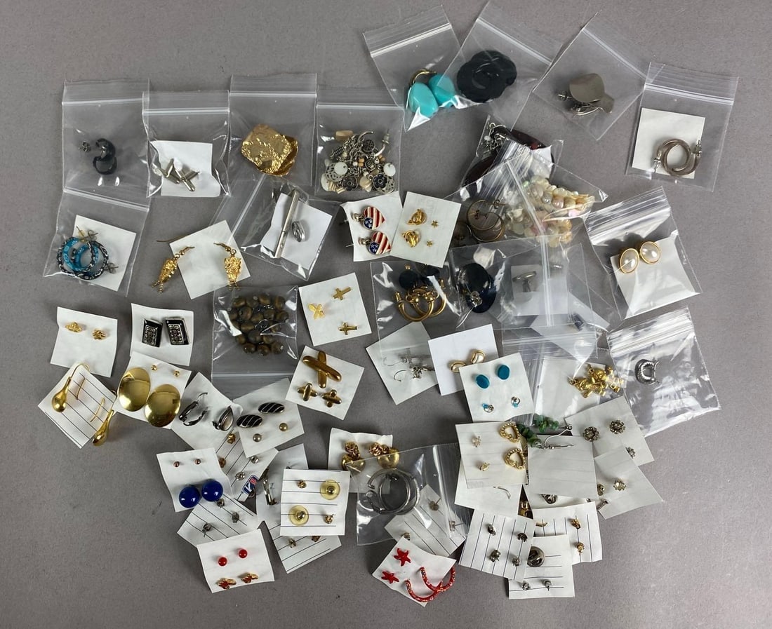 Group of Costume Jewelry Cufflinks and Earrings (1 of 3)