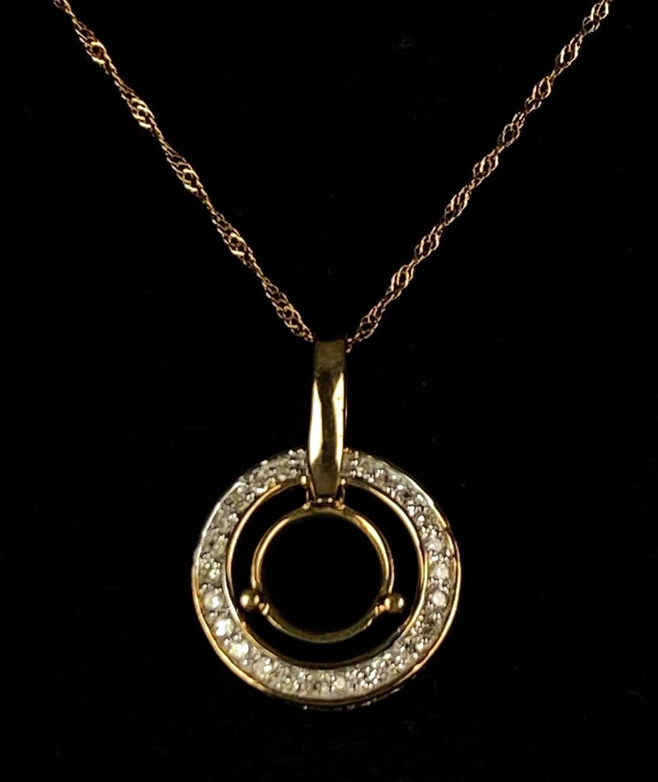 Midas Signed 10K Yellow Gold Twisted Chain Necklace with Circle Diamond Pendant: Total weight of 2.4 grams, with original tag, pendant missing center stone, measures 18 inches in length