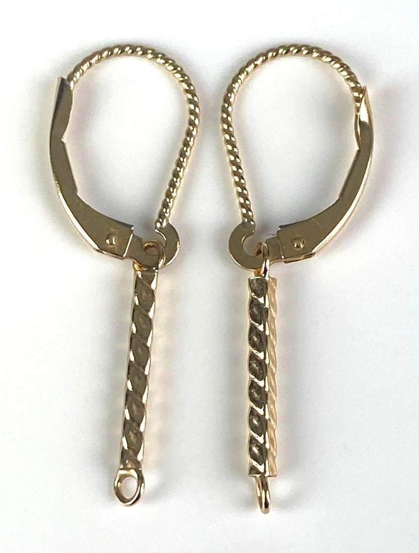 Pair of FI Signed 14K Yellow Gold Twisted Dangle Hoop Earrings: Total weight of 0.9 grams, each measures 1 inches H