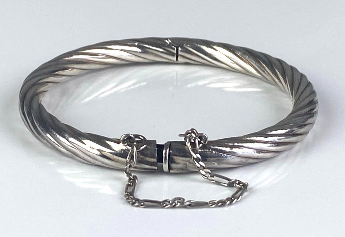 TH Signed Sterling Silver Twisted Hinged Bangle (1 of 2)