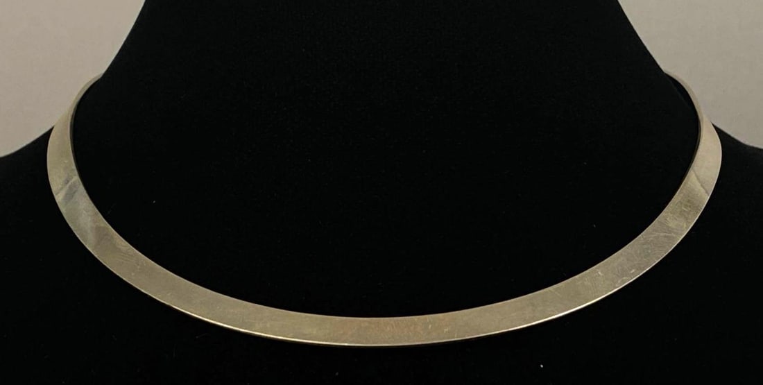Mexican Sterling Silver Collar Necklace: Measures 5 1/2 inches H x 5 1/2 inches W
