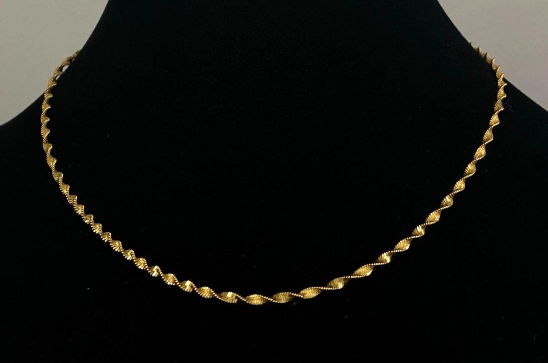 Italian Gold Plated Sterling Silver Herringbone Twist Necklace: Measures 18 inches in length