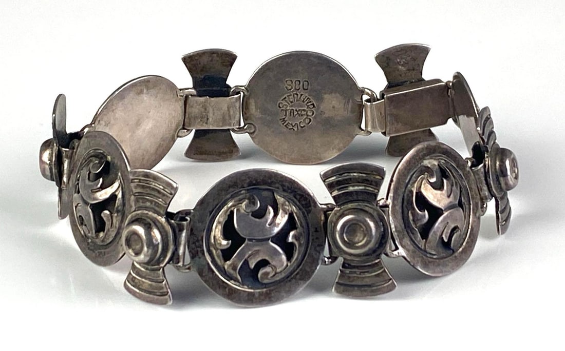 Mexican 980 Silver Abstract Bracelet: Marked 950, Measures 8 inches in length