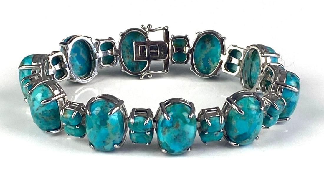 DK Signed Sterling Silver Turquoise Bracelet: Measures 7 inches in length