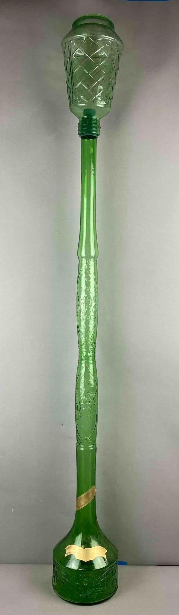 Vintage 1970s Chianti Italian Red Table Wine Lamp post Bottle: Measures 50 inches tall.