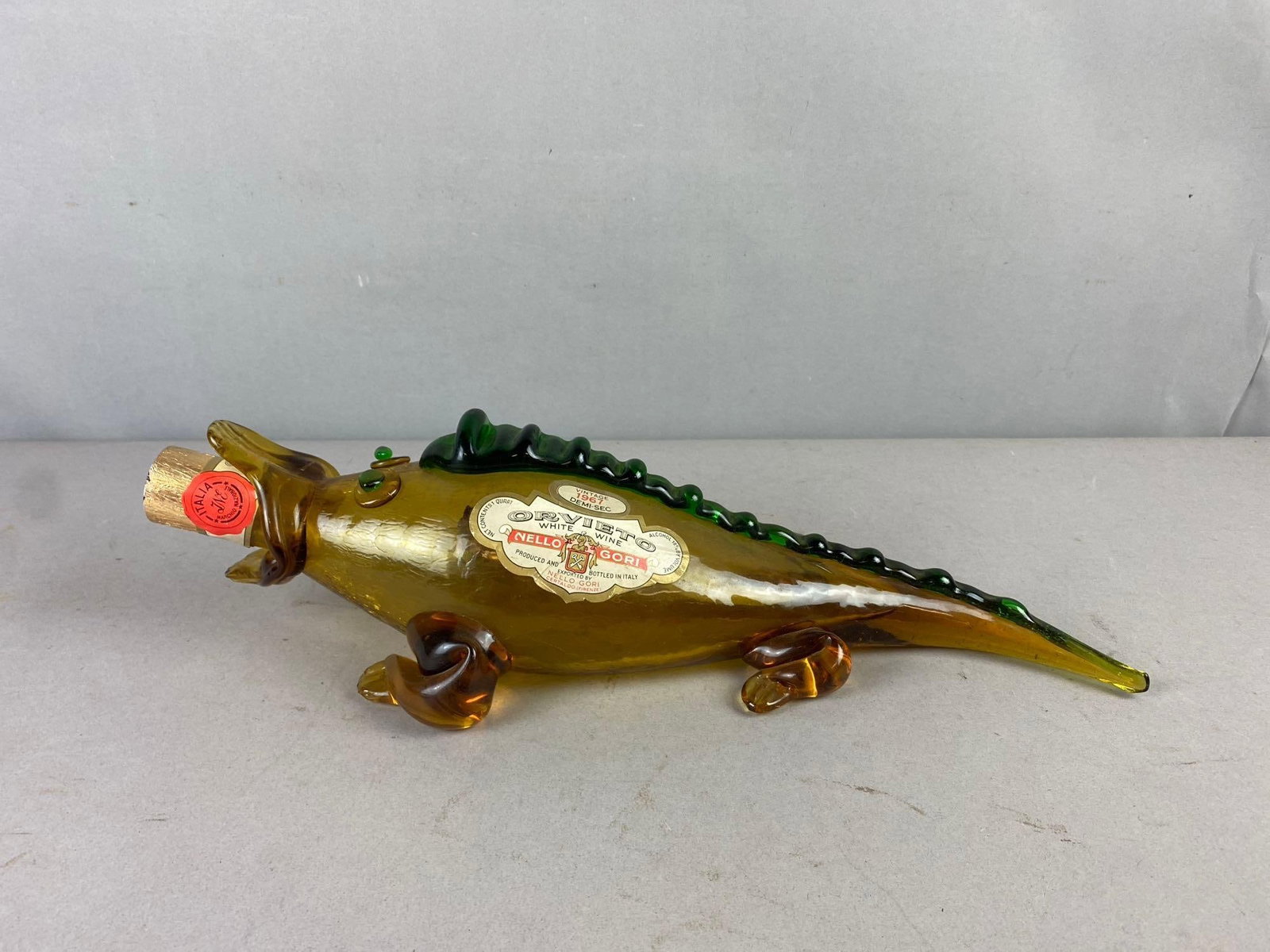 Vintage 1967 Italian Orvieto White Wine Glass Lizzard Shaped Decanter: Measures 16 inches in length.