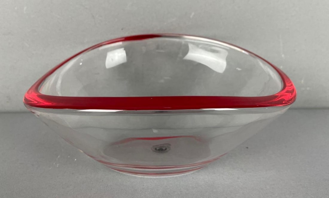 Vintage Walther Glas German Art Glass Bowl: Measures 3 inches x 7 inches x 6 inches