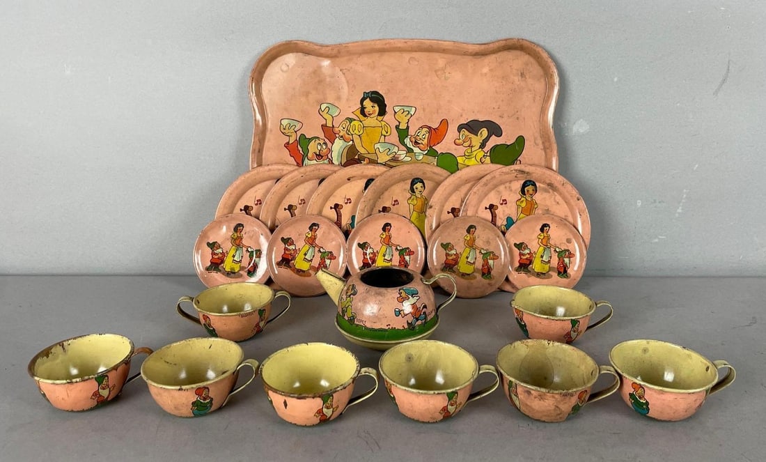 1937 Ohio Art Disney Snow White Tin Litho Tea Set (1 of 4)
