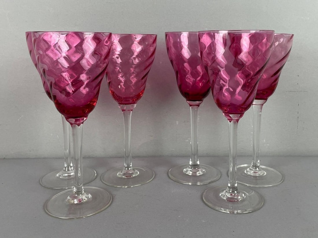 Set of 6 Cranberry Swirl Wine Glasses (1 of 2)