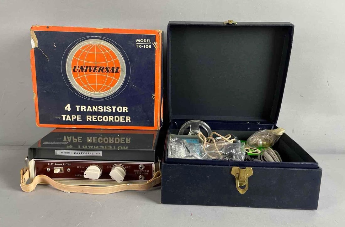 Vintage Universal Electronics Model TR-105 4 Transistor Tape Recorder (1 of 4)