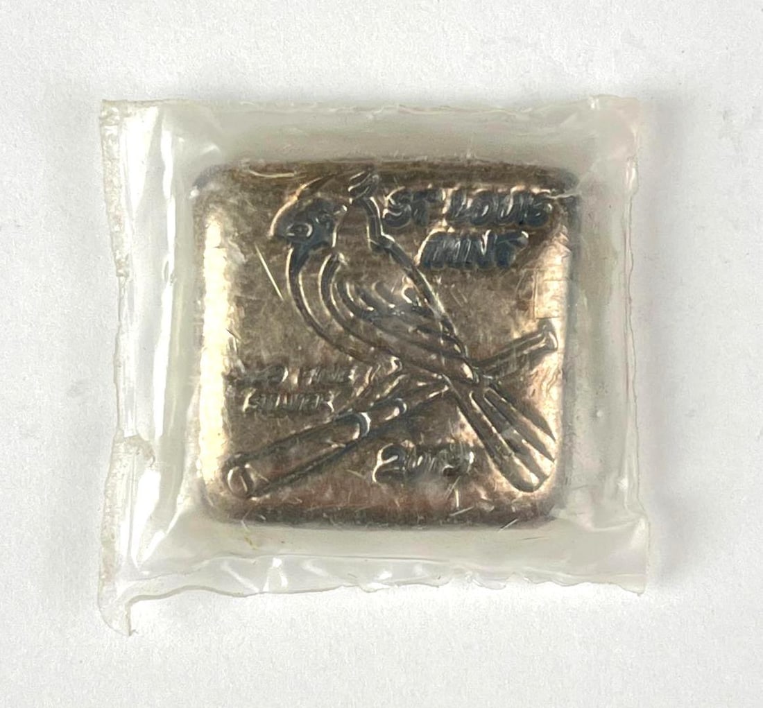 2019 St Louis Mint Cardinal 1 oz .999 Fine Silver Hand Poured Ingot/ Bar: 2019 St Louis Mint Cardinal 1 oz .999 Fine Silver Hand Poured Ingot/ Bar
