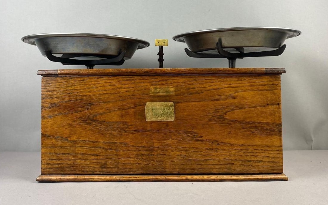 Antique Henry Troemner Pharmaceutical Balance Scale (1 of 3)