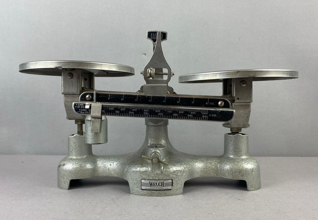 Vintage Welch Scientific Double Pan Balance Scale (1 of 3)