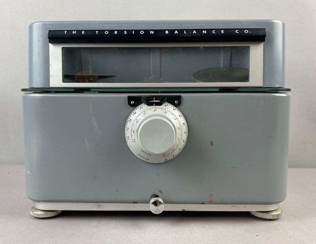 Vintage Torsion Balance Co. Balance Scale (1 of 4)