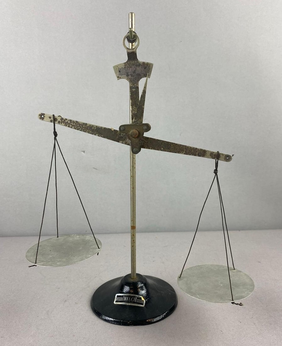 Vintage Welch Portable Balance Scale (1 of 2)