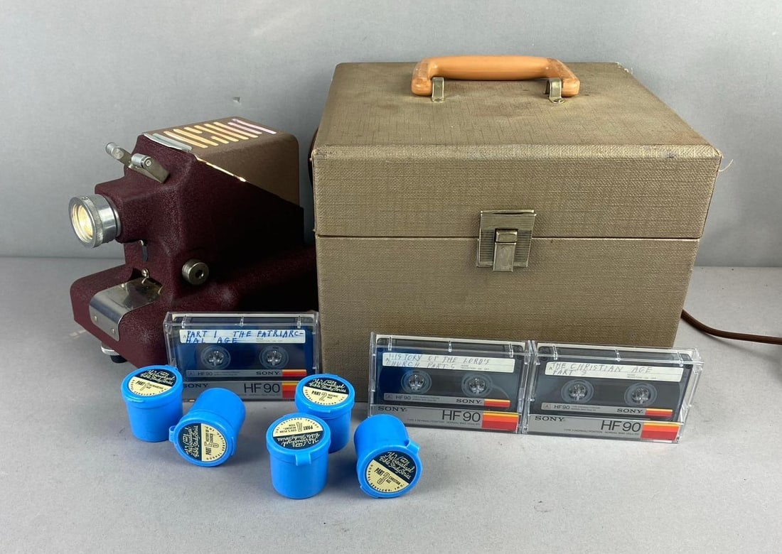 Vintage Standard Model 333 35mm Film Strip Projector (1 of 2)